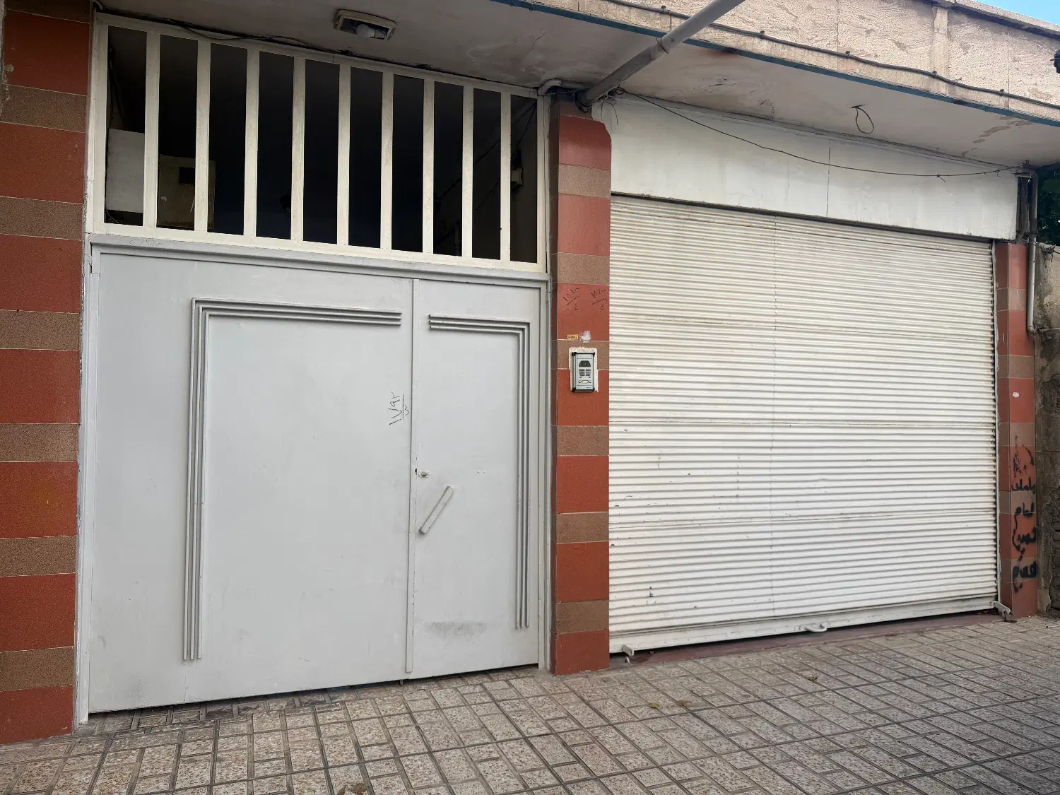 خانه ویلای با مغازه
