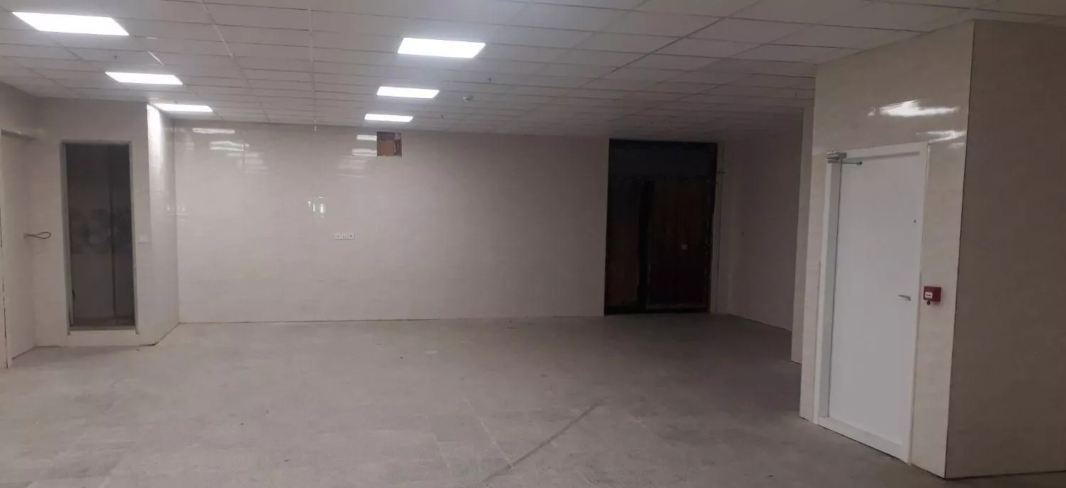 زیرزمین تجاری و انبار از۱۲۰ تا ۴۵۰ میدان شهدا