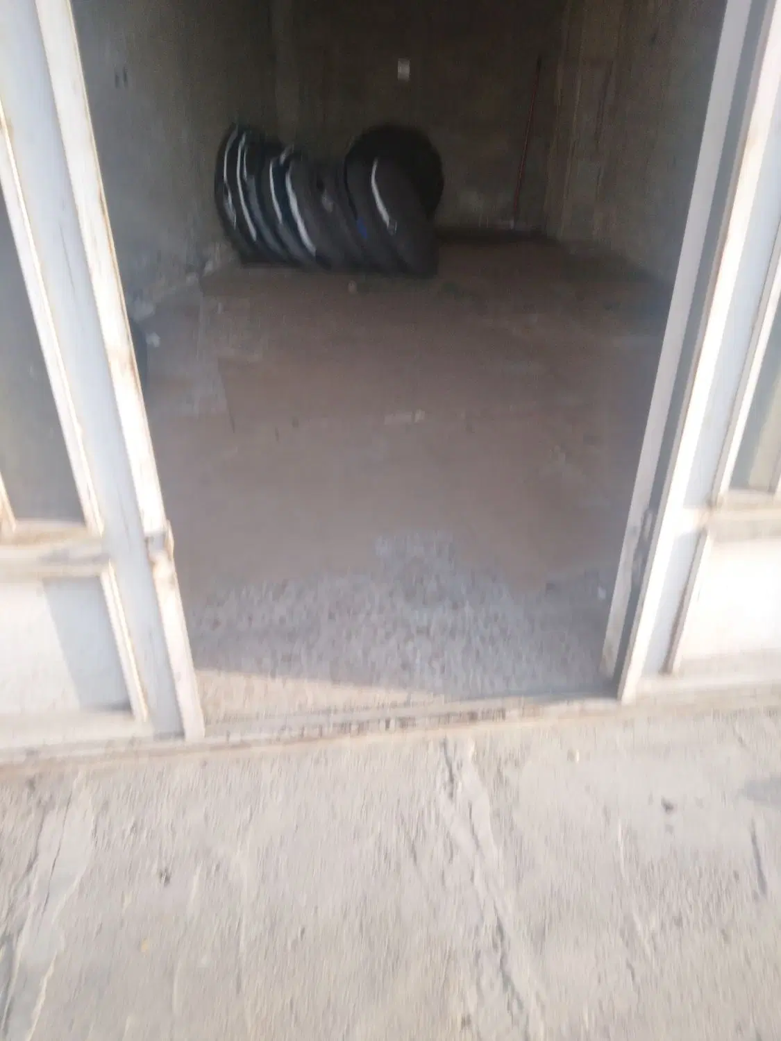 انبار ۱۴ متری