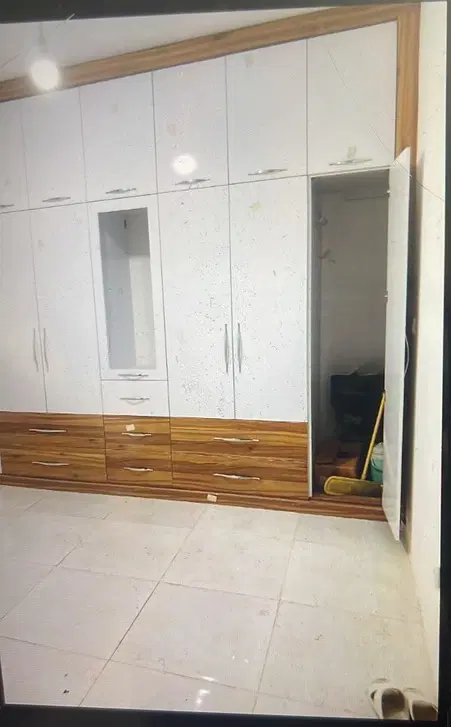 آپارتمان طبقه اول