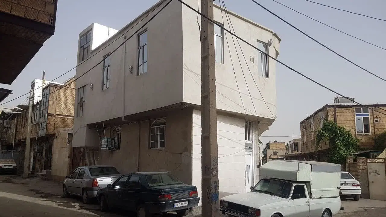 دو طبقه سه بر کاملا مستقل