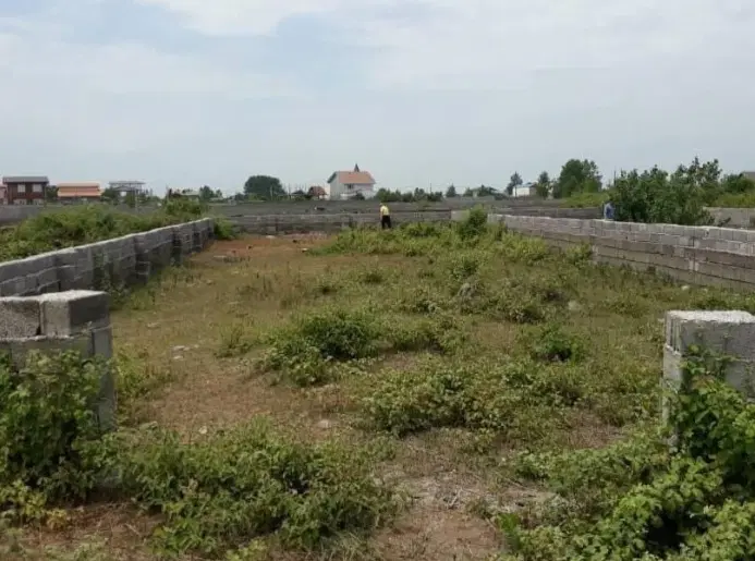 یک قطعه زمین مسکونی جنوبی