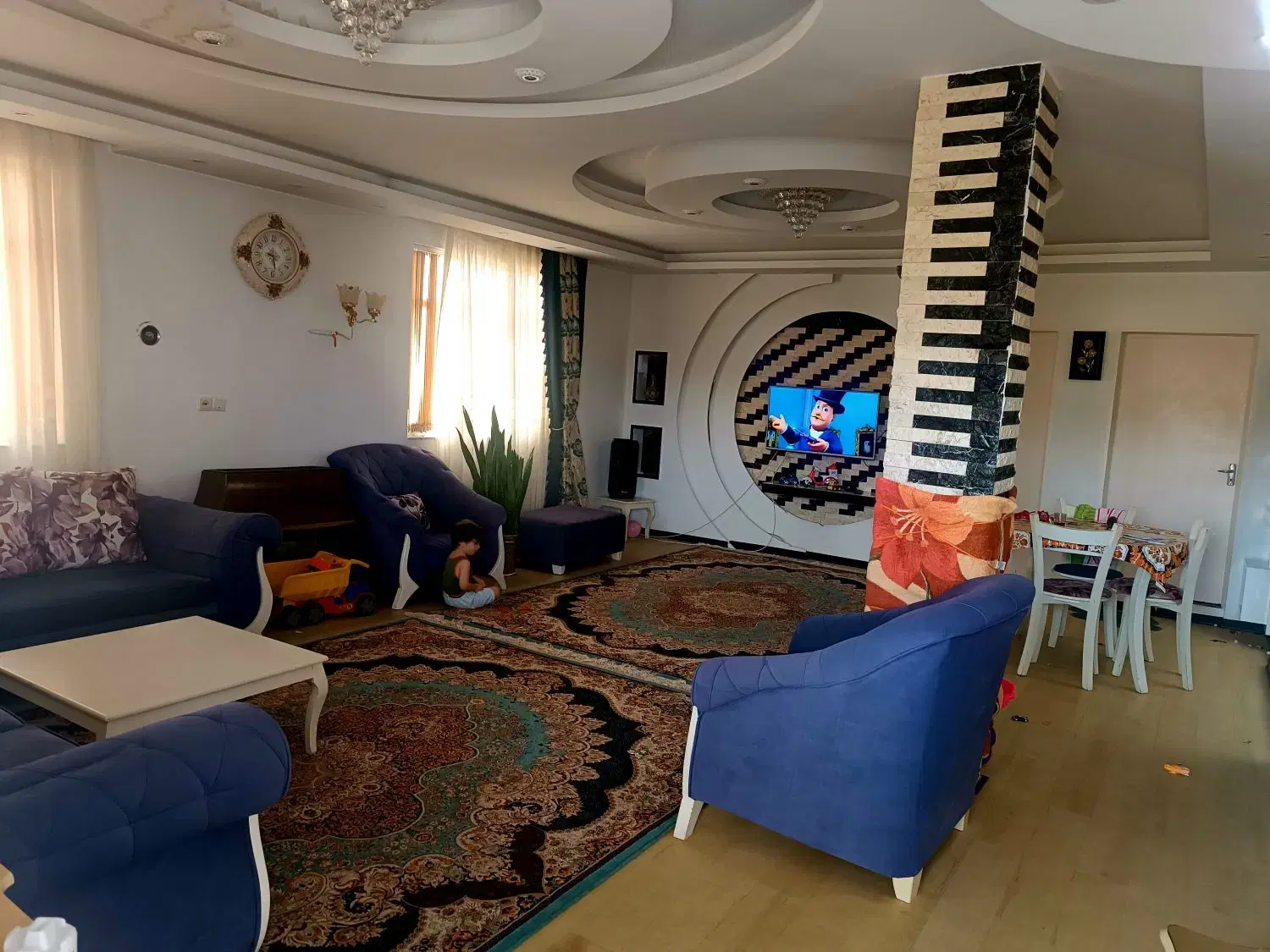 واحد حیاط دار کامل