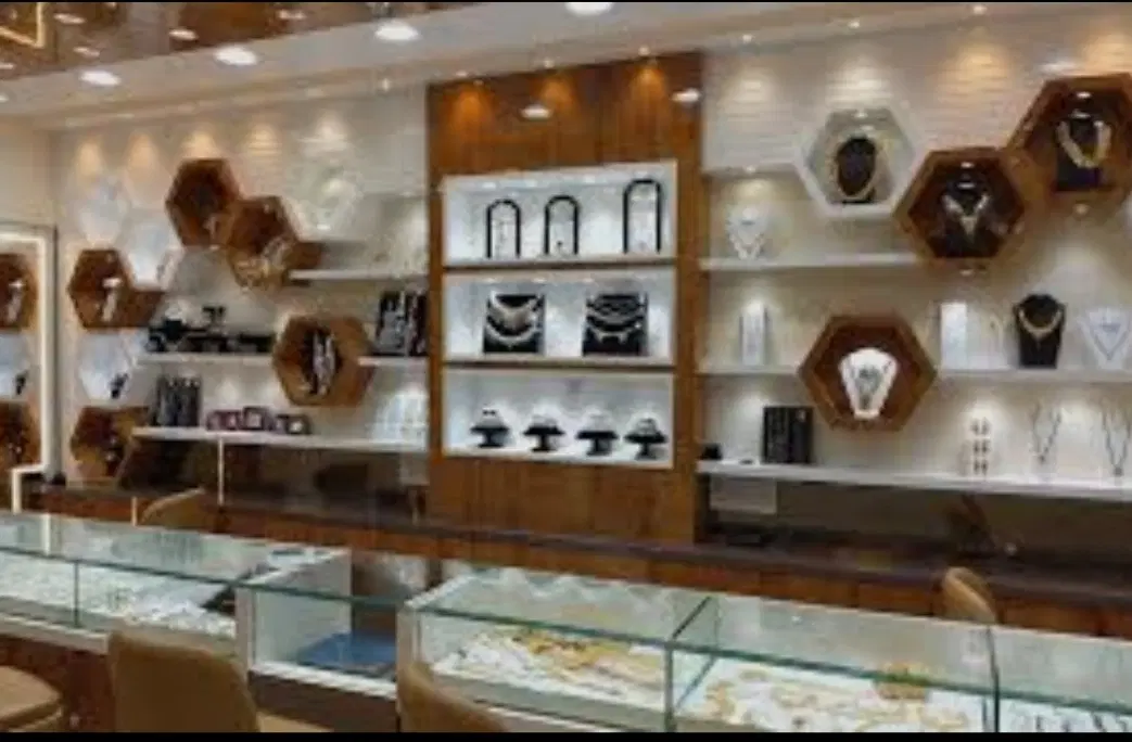 سرقفلی مغازه ۲۶ متری بر خ عباسی مناسب طلا فروشی