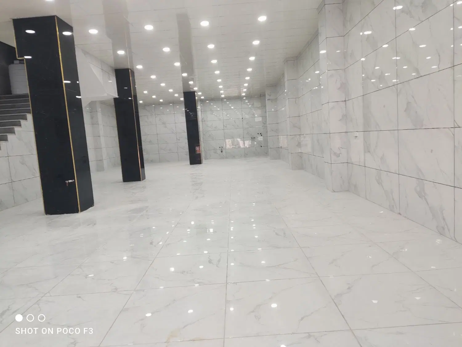 اجاره مغازه همکف ۵۰۰ با ۲۷  وزیر زمین ۴۰۰ با ۲۵