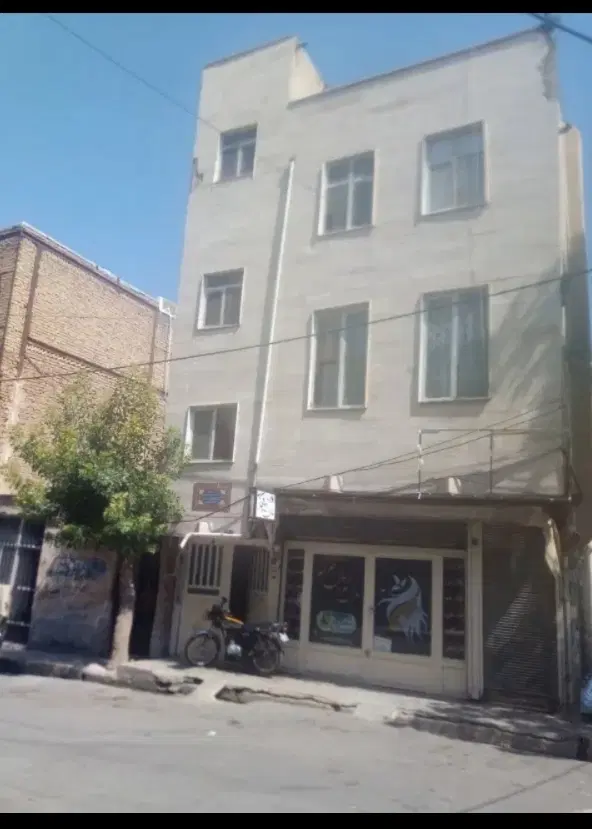 خانه ۲طبقه با مغازه