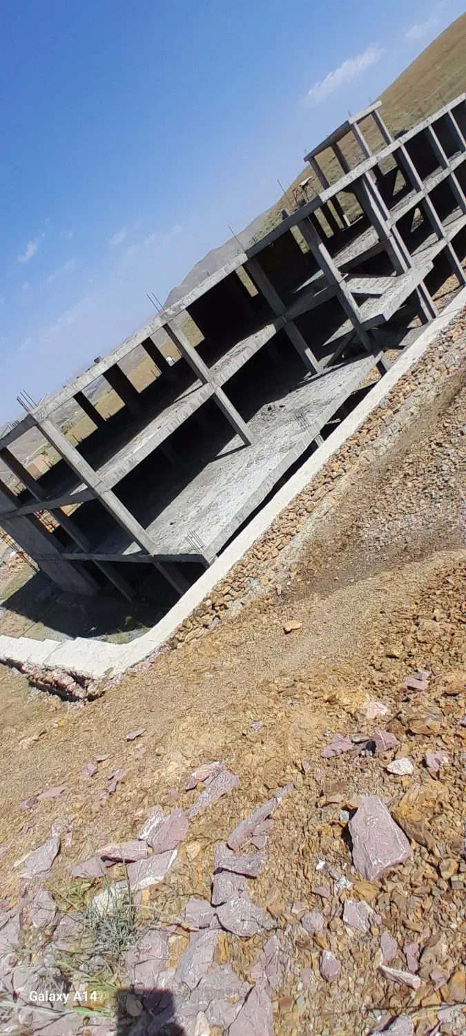 زمین ۱۰۰متری نایسر