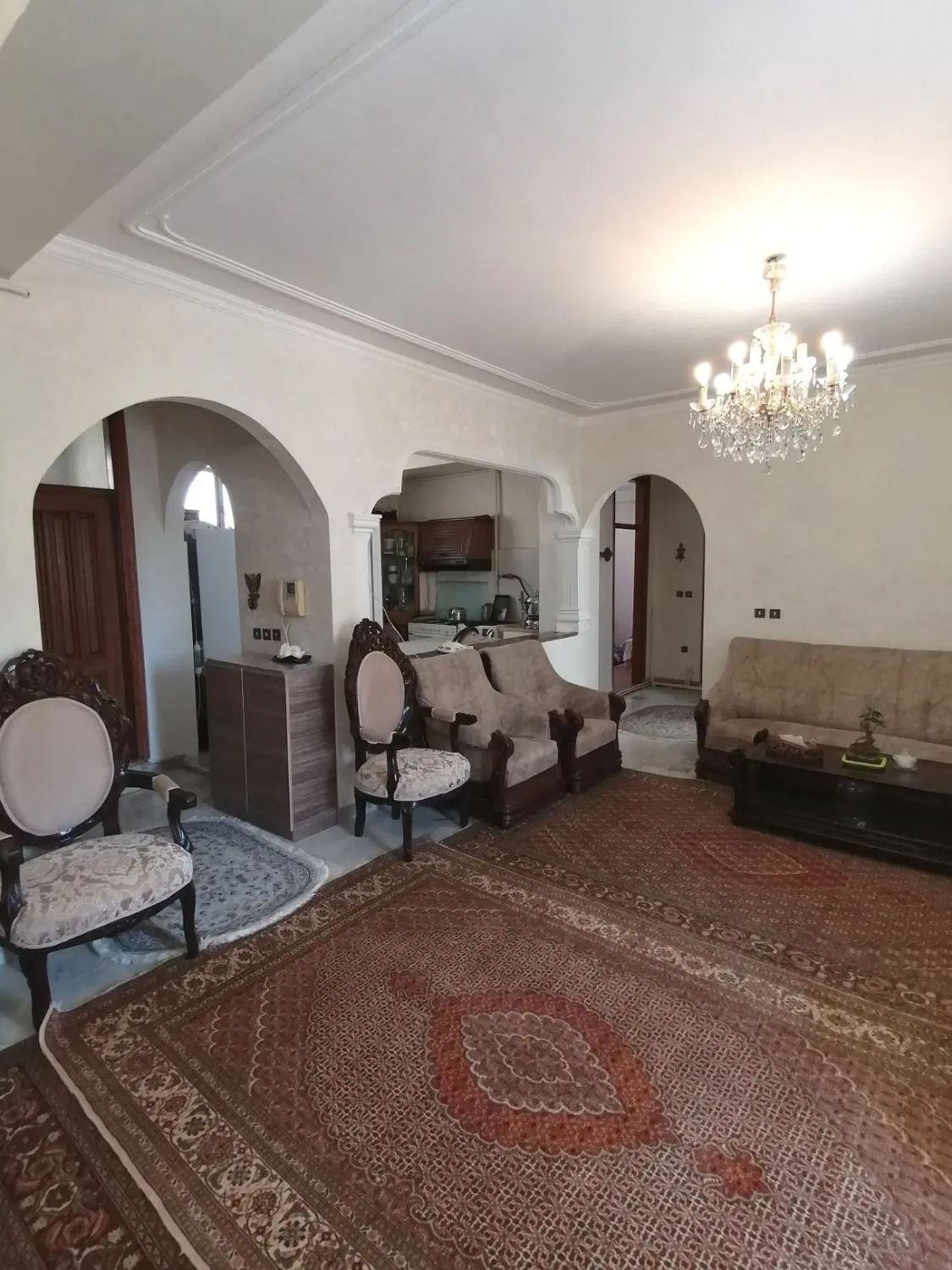 110متر آپارتمان جنوبی 2نبش شهناز(شریعتی)