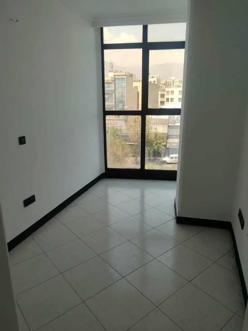 ۵۷ متر_۱۷ ساله_میدان ملت