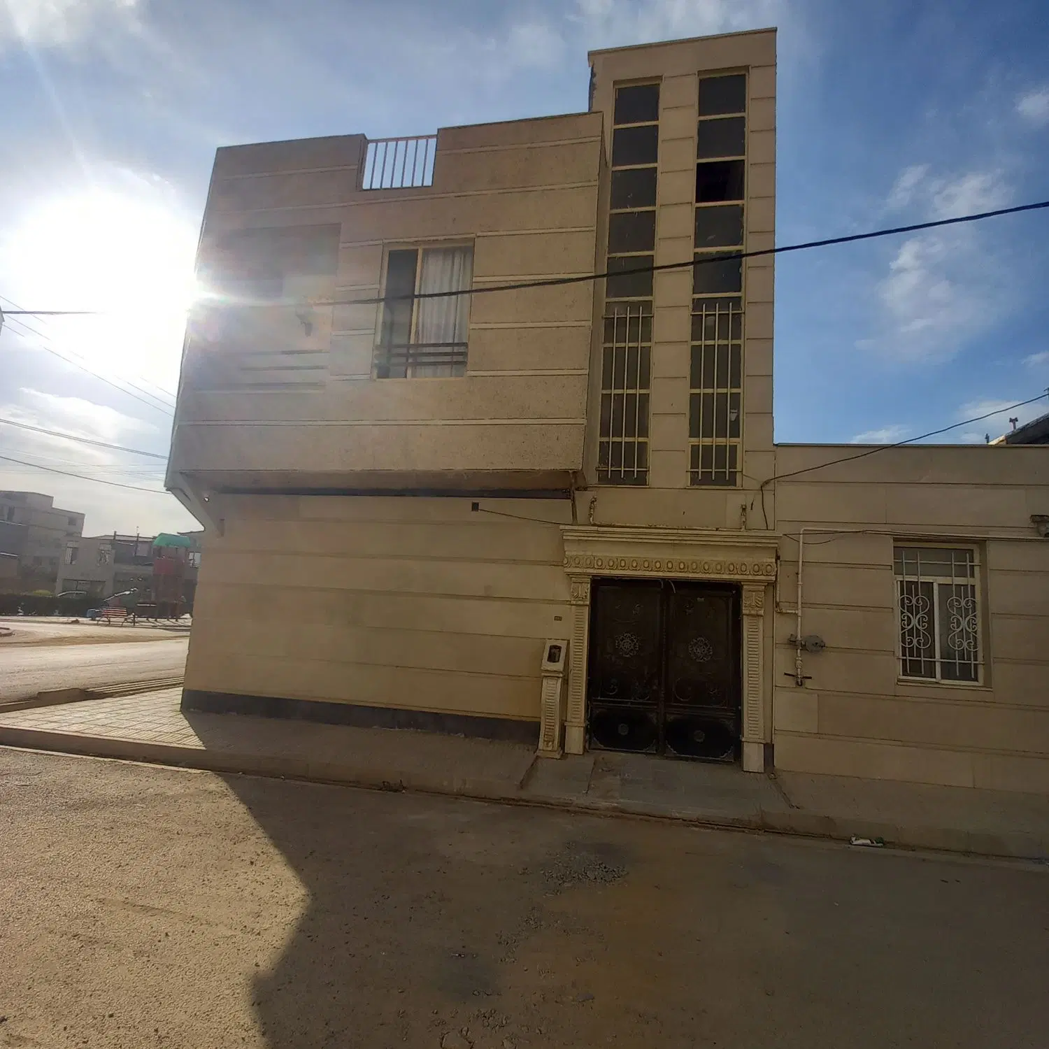 خانه ویلایی گاوخانه احتشامیه  راه جدا مستقل