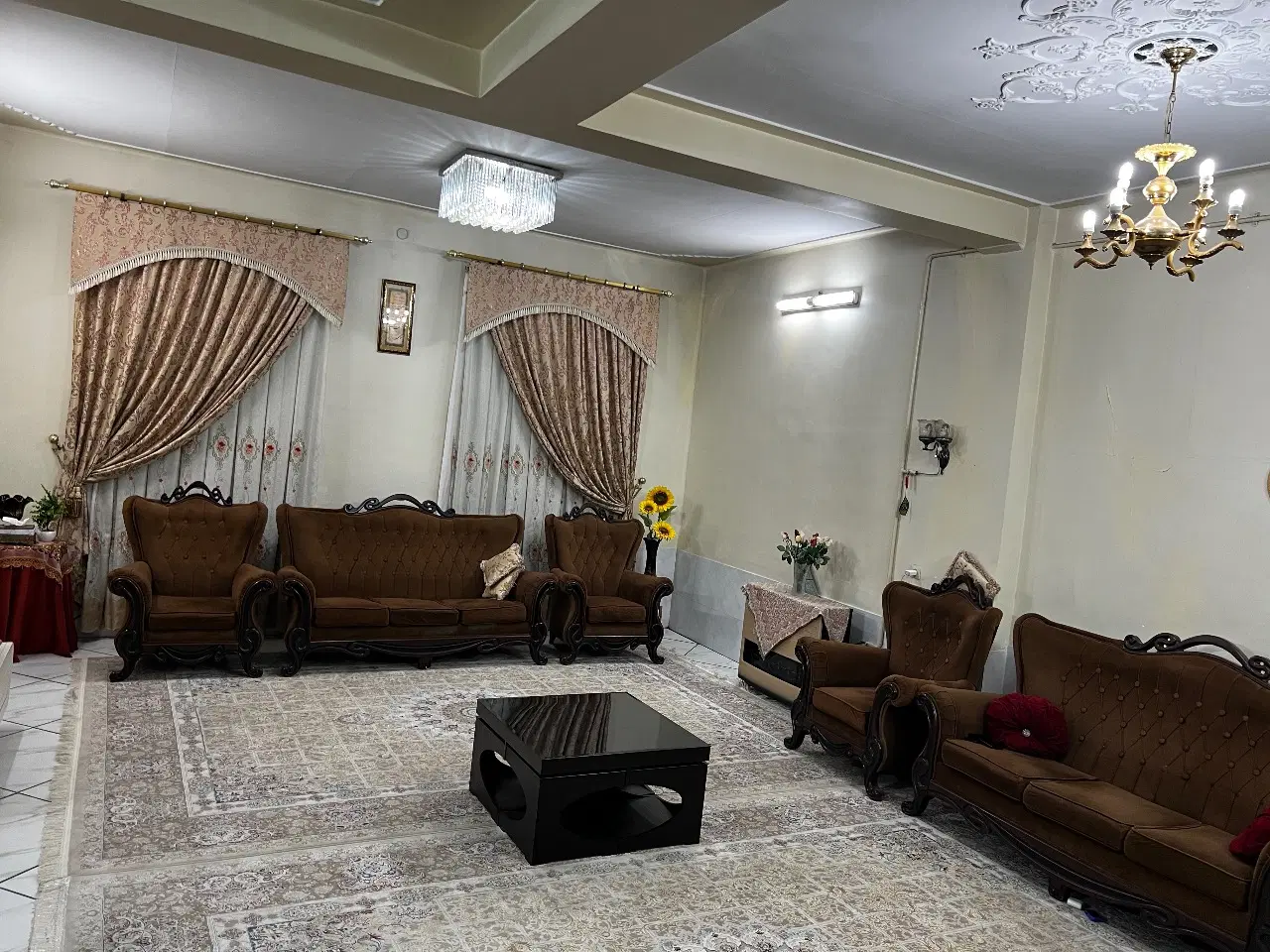 ویلایی دونبش۴خواب .۲۵۰ متری خ اسدابادی