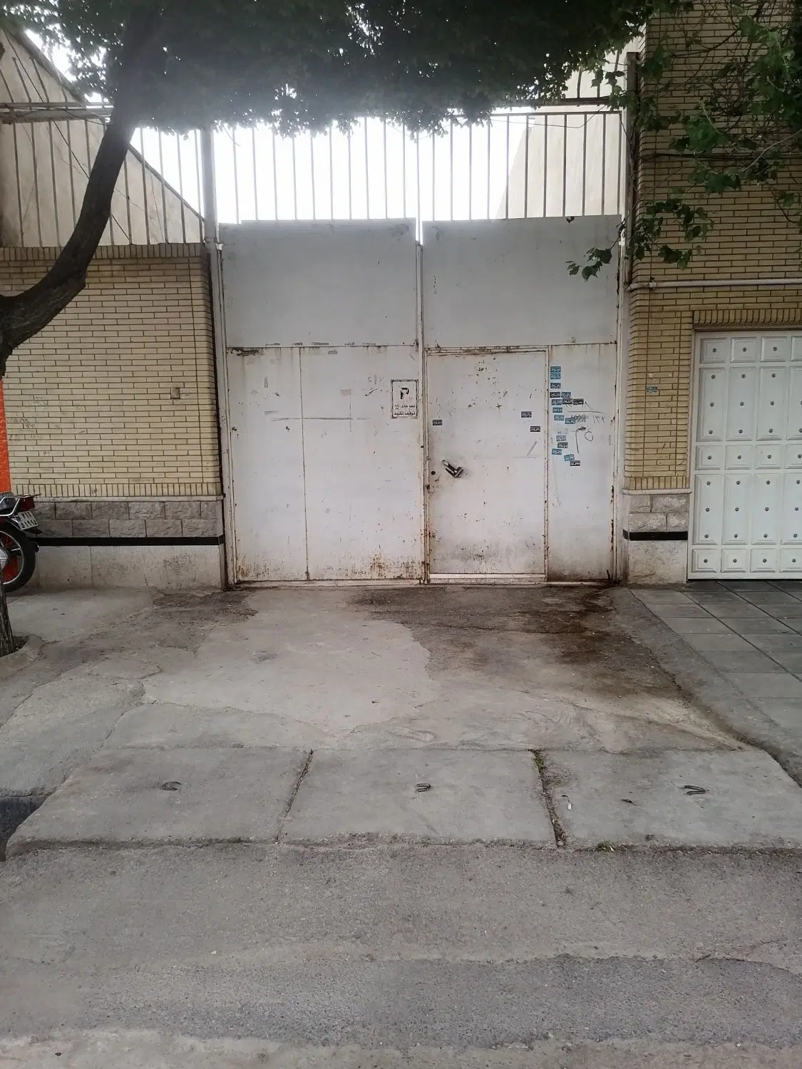 فرو‌ش انبار و مغازه