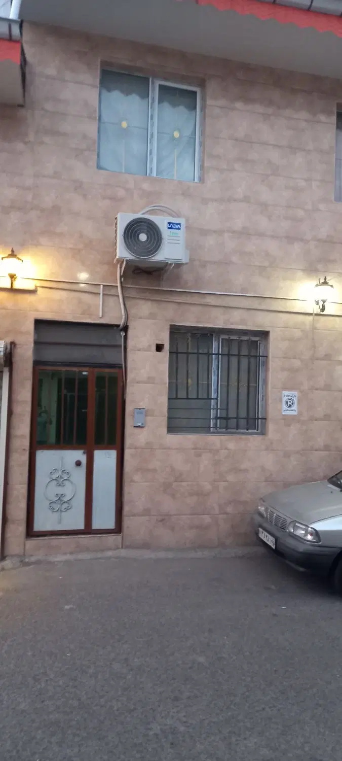فروش دو واحد خانه همراه با مغازه (سند تک برگ)
