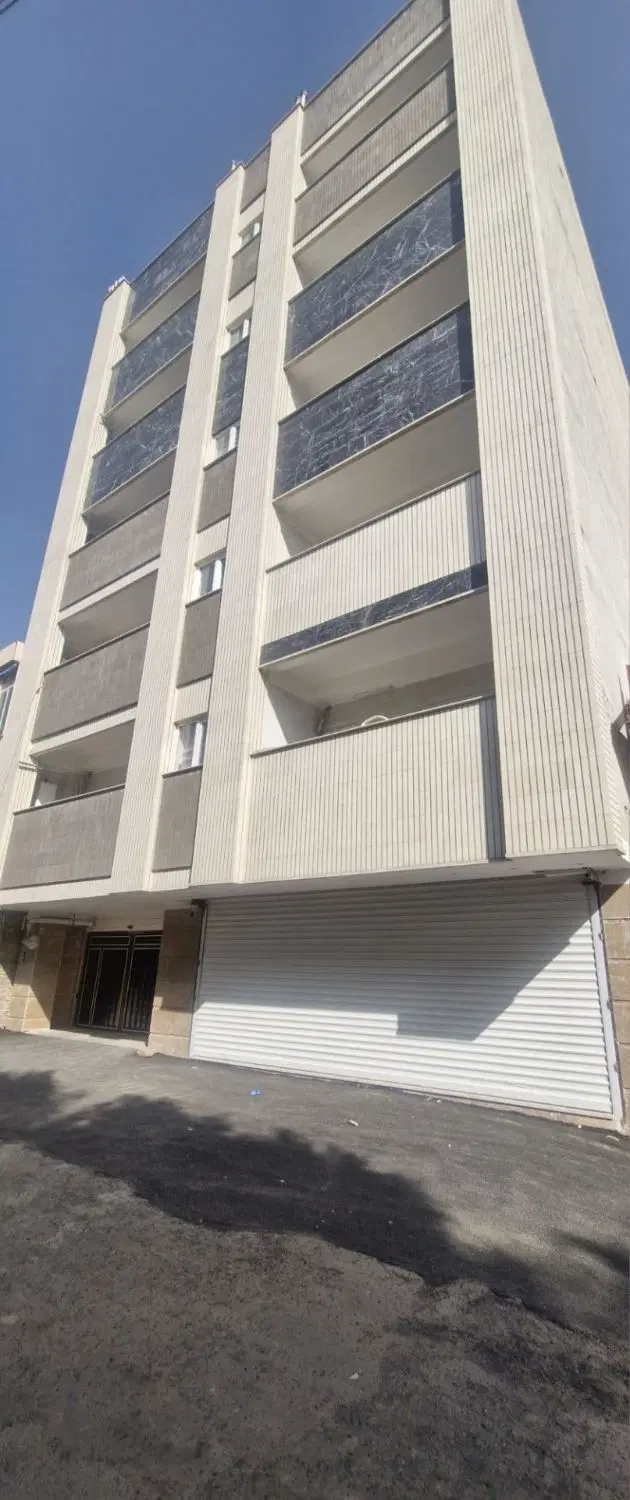آپارتمان ۱۰۹ متر کلید نخورده بحر خیابان