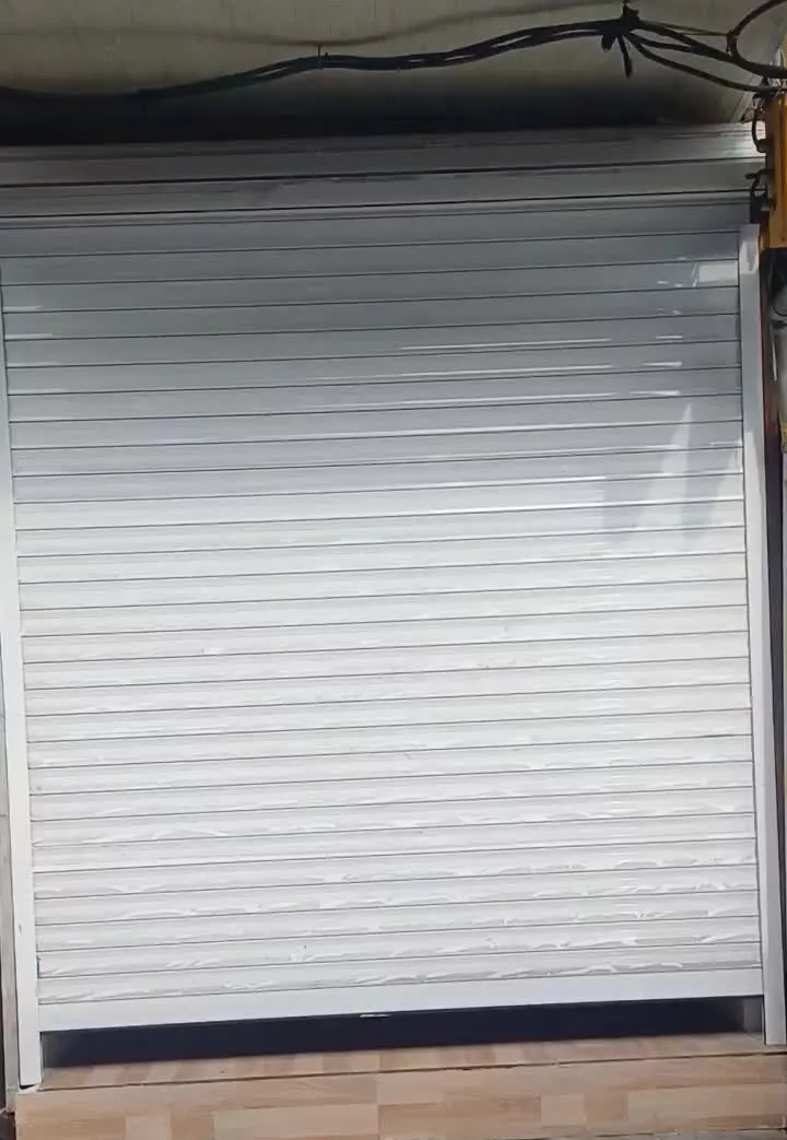 فروش مغازه ۱۰ متری کامل بازسازی شده