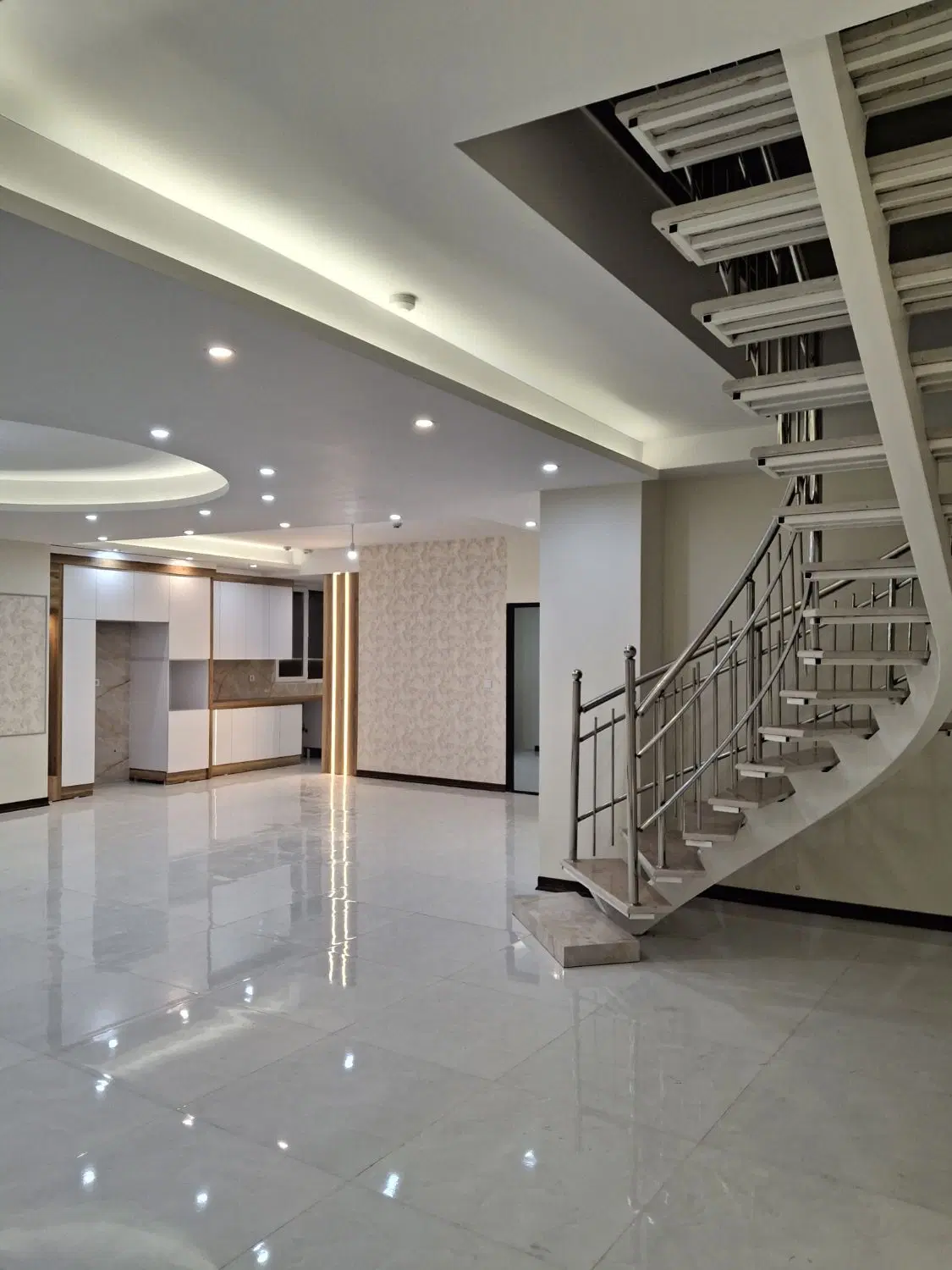 لوکیشن امیریه جنوبی_ 260 متری