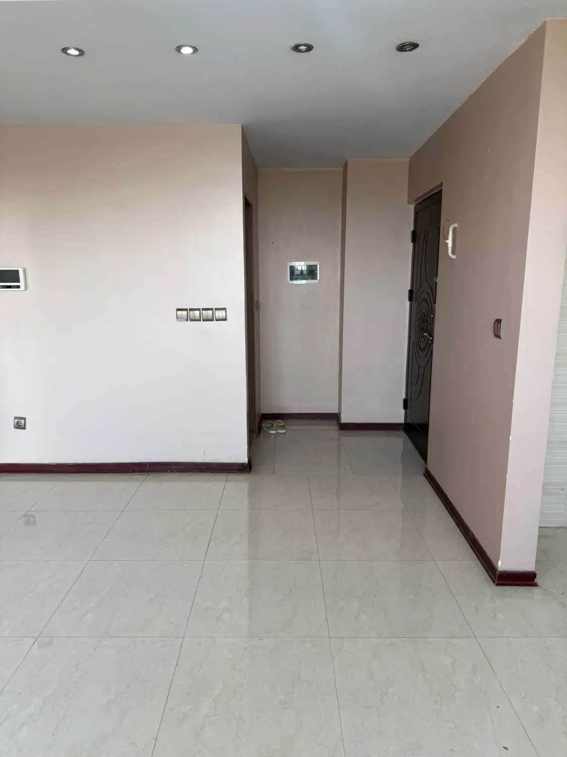آپارتمان دوخوابه فول امکانات غرق در نور