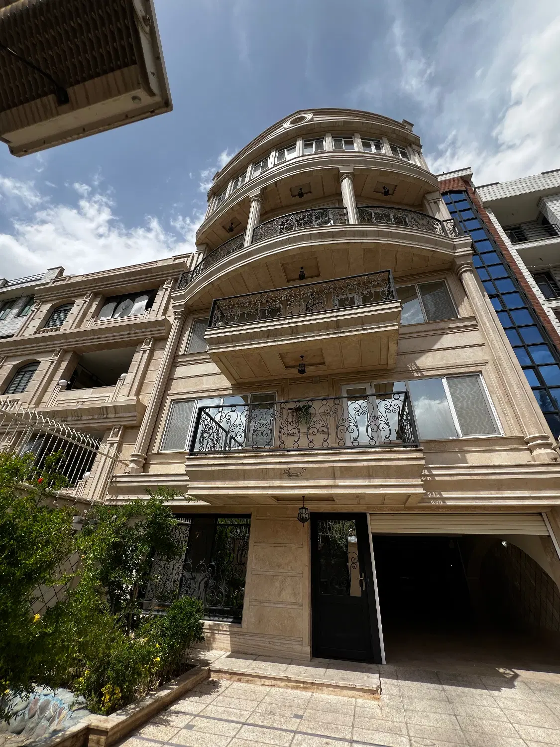 اپارتمان لوکس سندساز‌ شخصی ساز