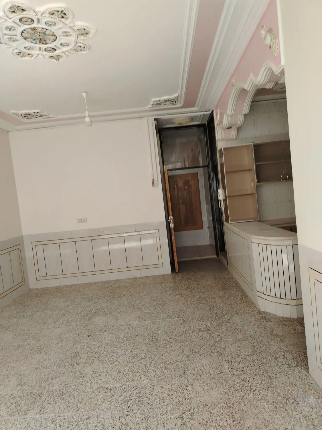 خانه اجاره ای همکف خیابان 15خرداد جنوبی