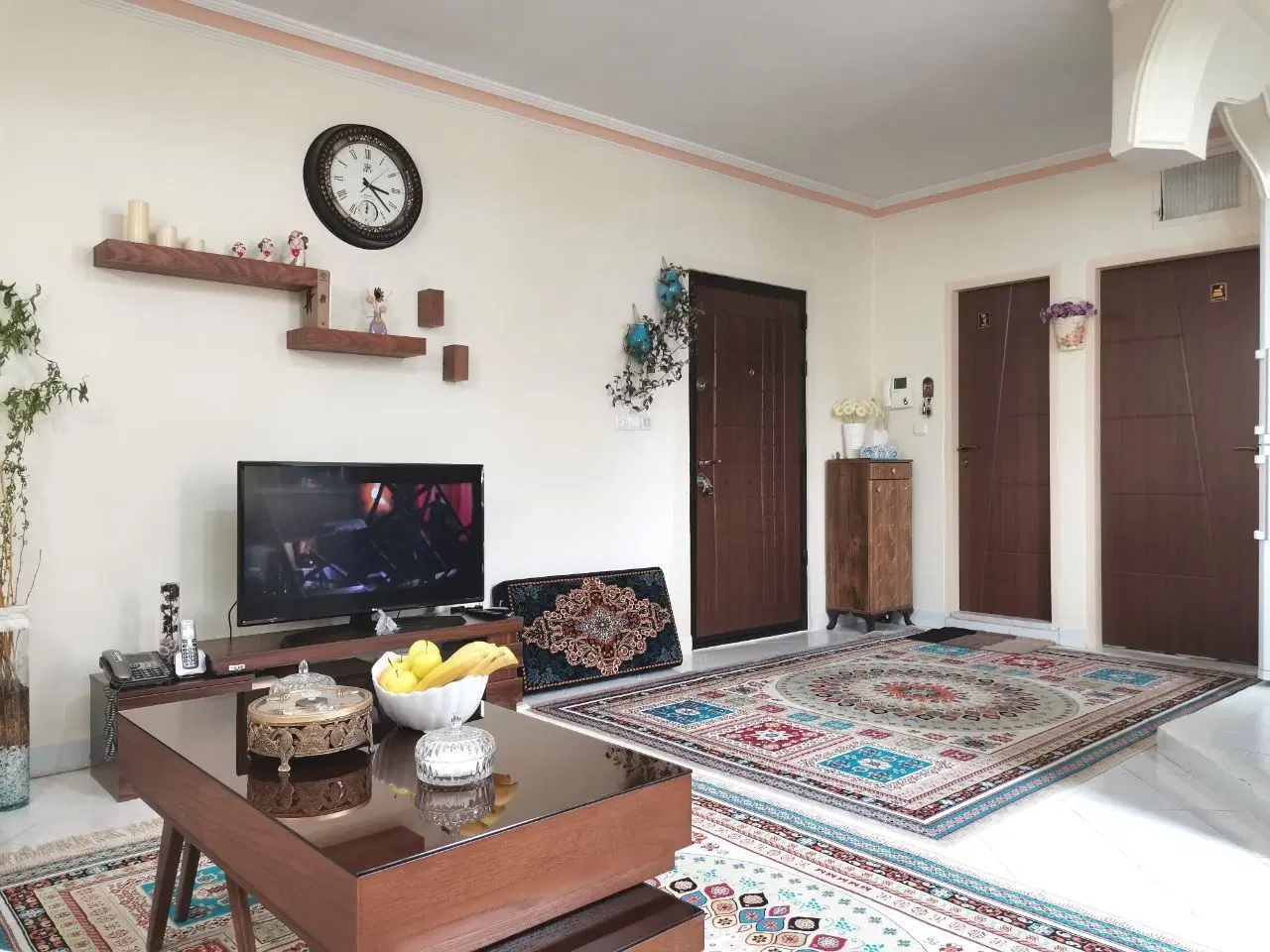 ۵۱ متری فاز ۱ با پارکینگ سندی و انباری