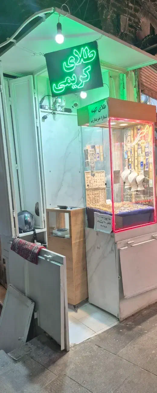 مغازه دو نبش پشت بازار امیر