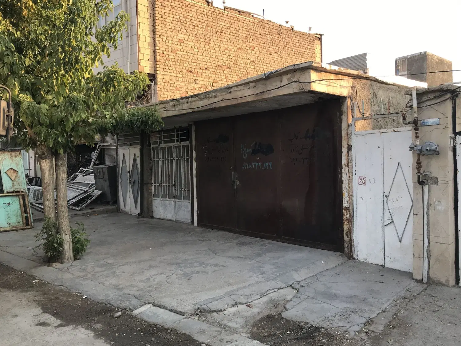 خانه ۲۷۰‌ متری بر خیابان‌