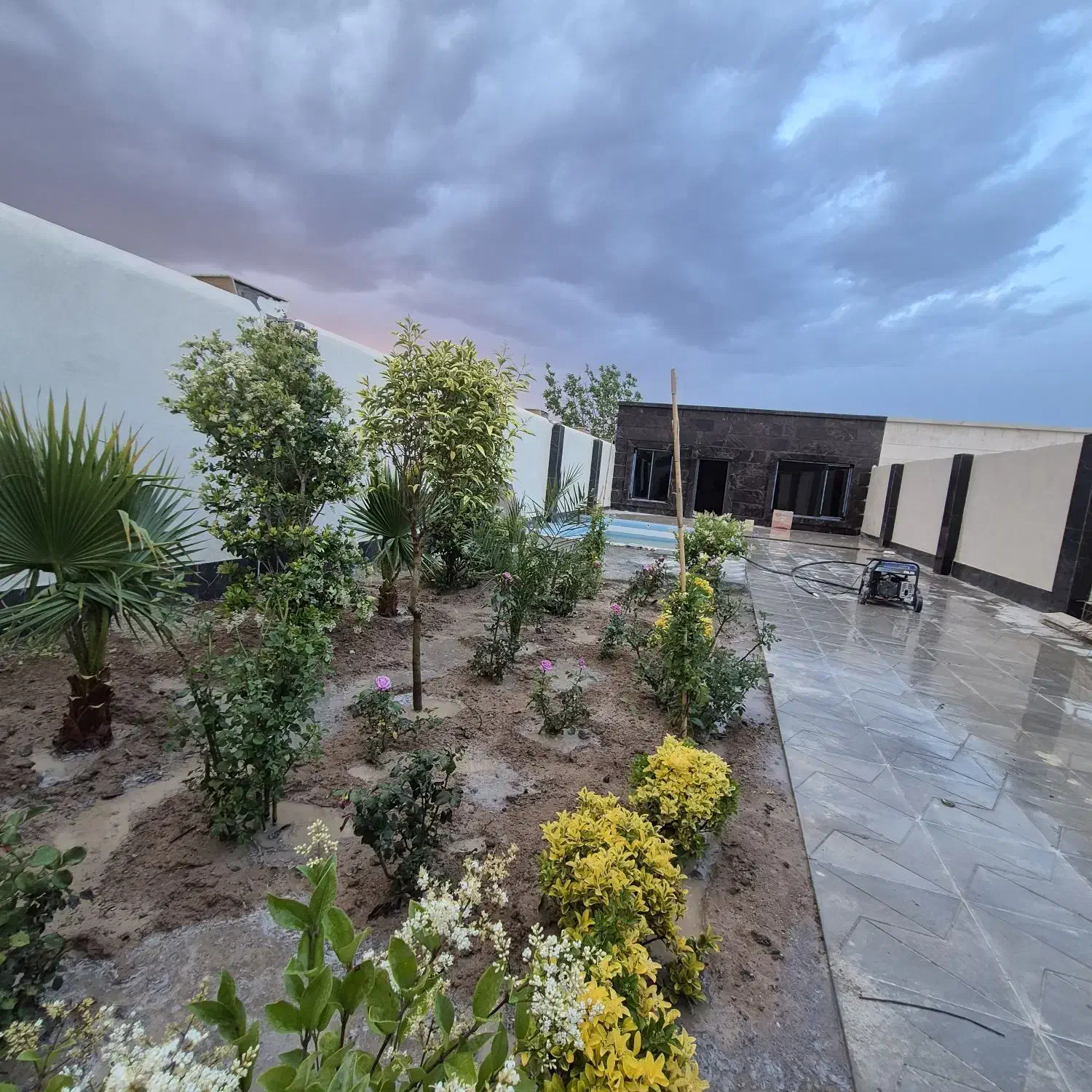 ۲۸۰متر باغویلا آب برق گاز سنددار شهریار