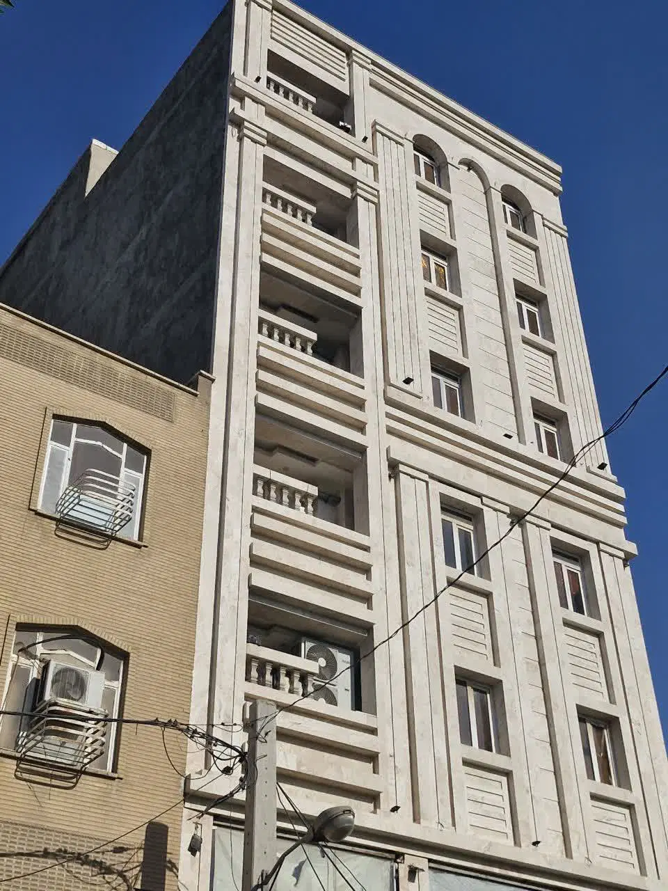 آپارتمان فلکه زیتون کارگری