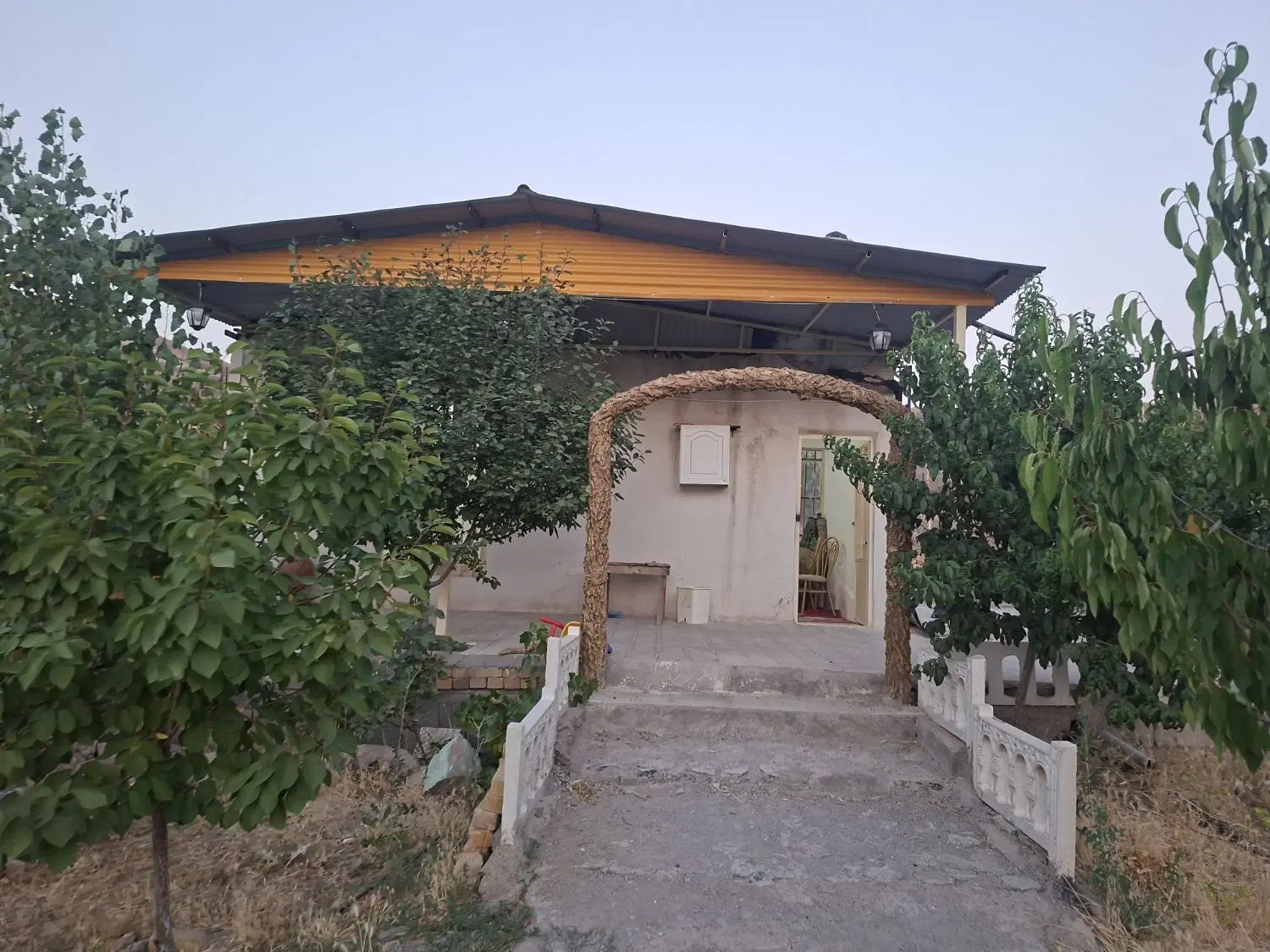 باغ 500 متری .رشتقون.گلسار.