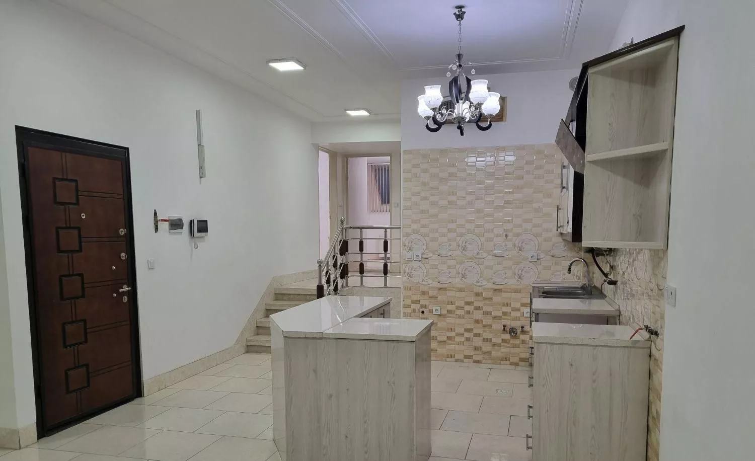 آپارتمان ۱۰۵ متر_همکف_محدوده رستوران گلسرخ
