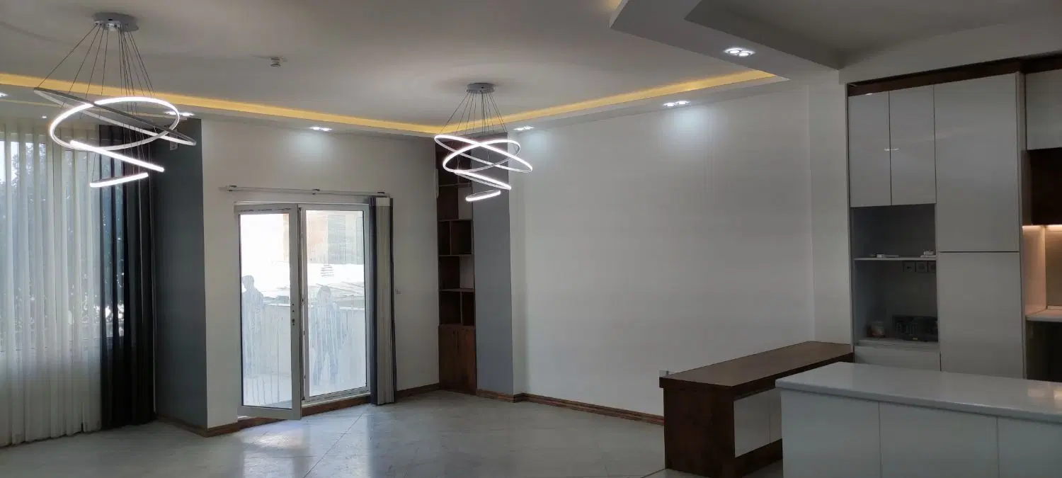 دوخوابه شیک در عمارتی لوکس زرقان