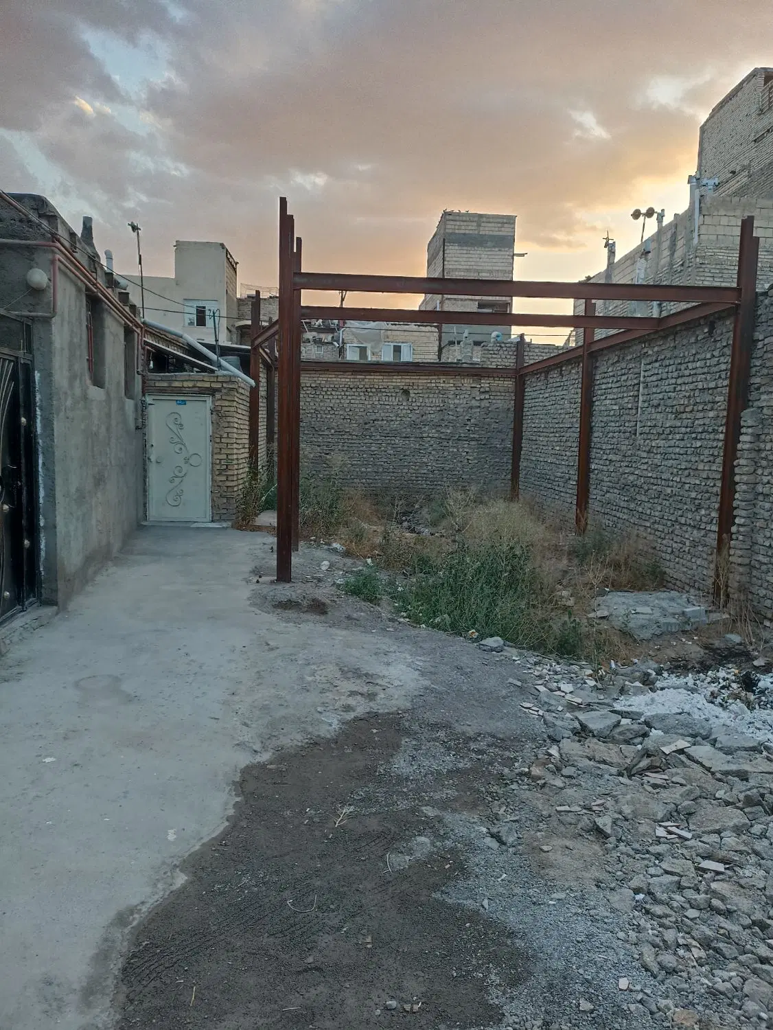 زمین 60 متری