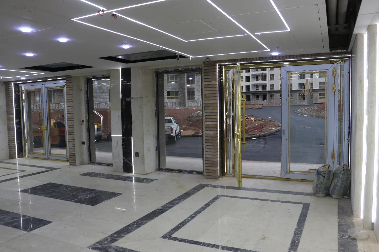 کوهسار پردیس ۱۴۳ متری