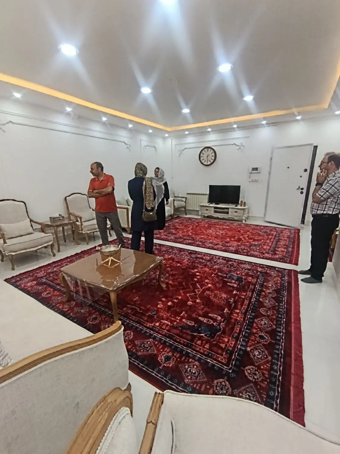 با ۵_۸۰۰ آپارتمان سه خوابه تو لوکیشین امام بخر