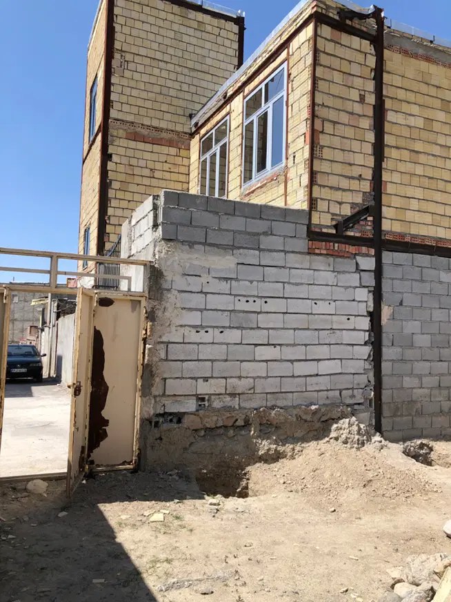 زمین در رواسان روبروی پونک۲