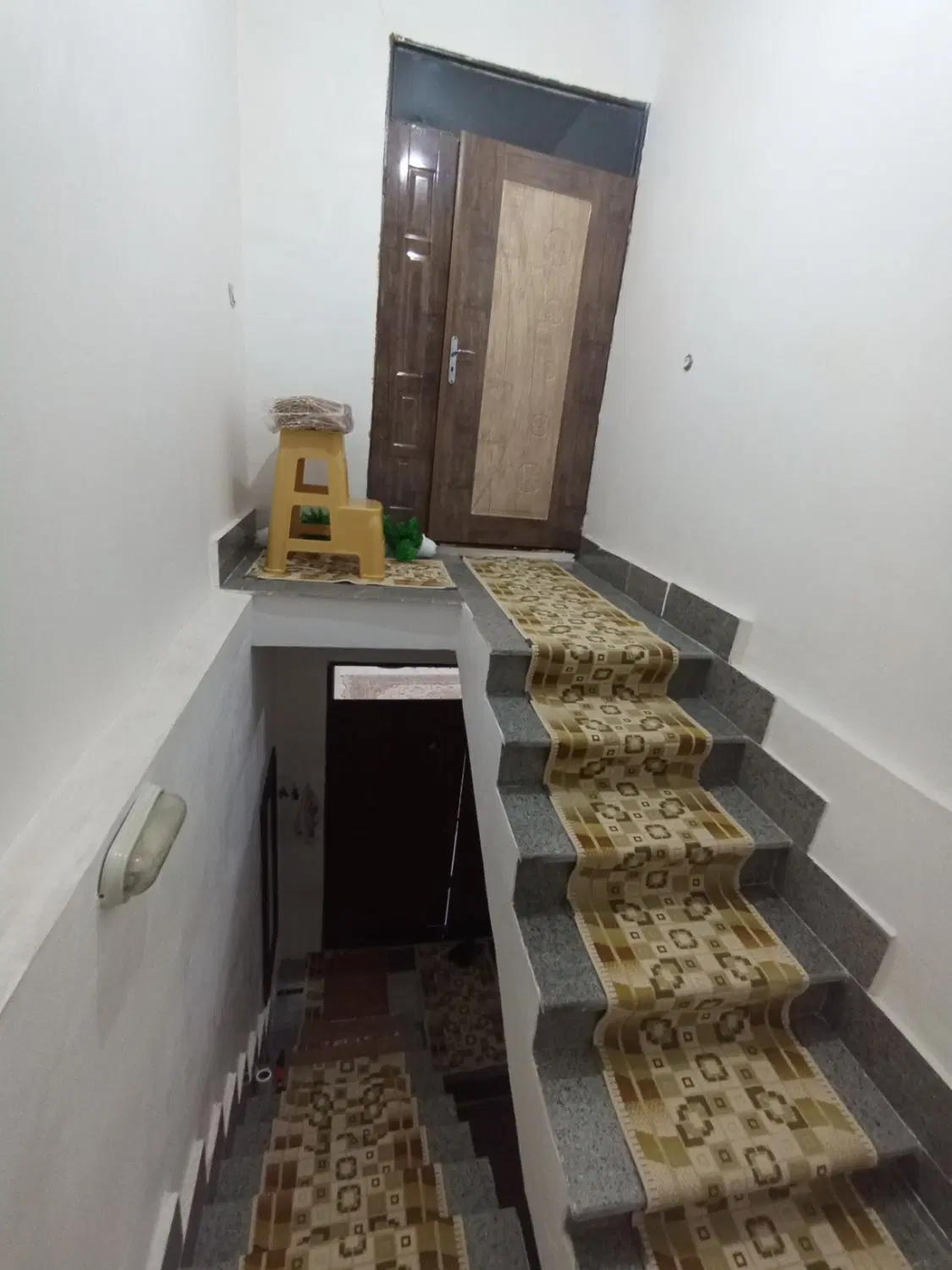 خانه دو طبقه در کوی سالار