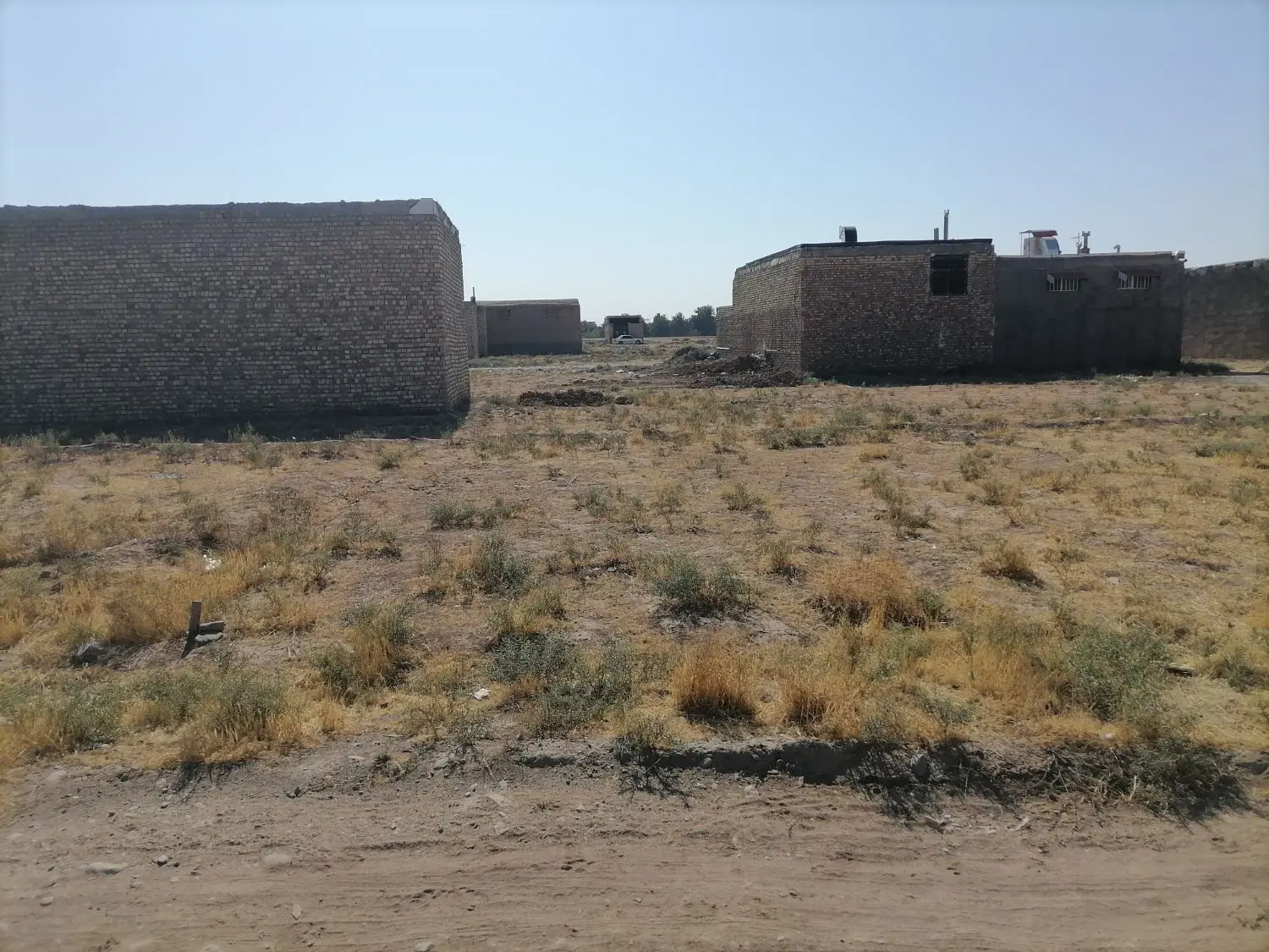 زمین دراخرمهران۱۷ده متری دوم قطعه پشت حاشیه