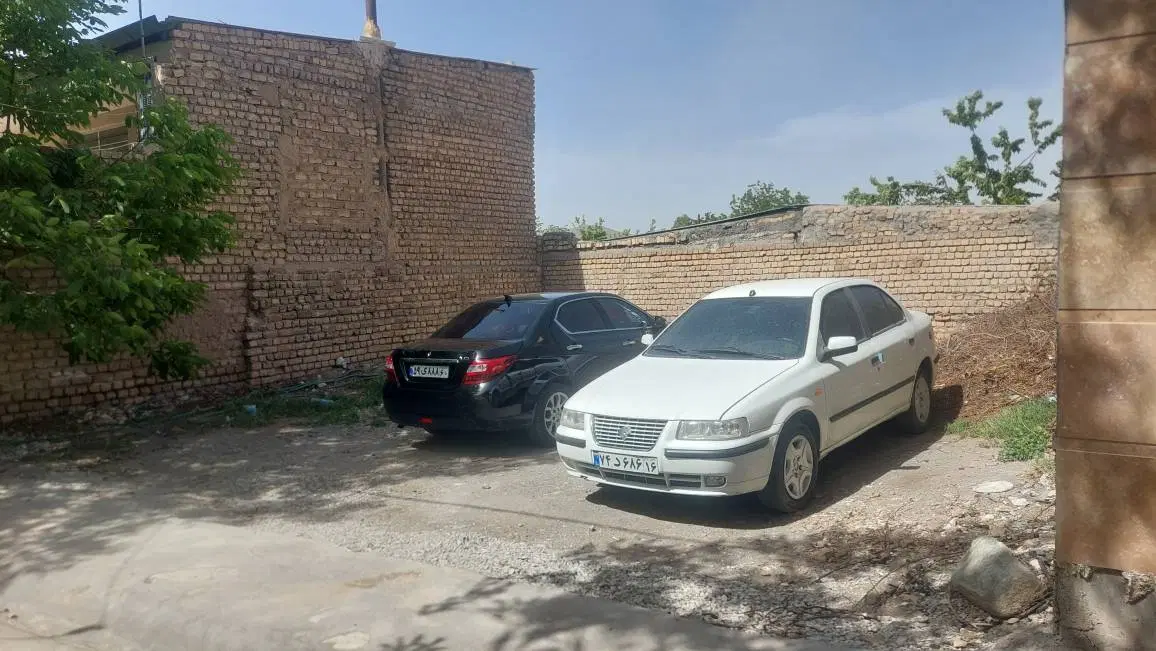 زمین فروشی
