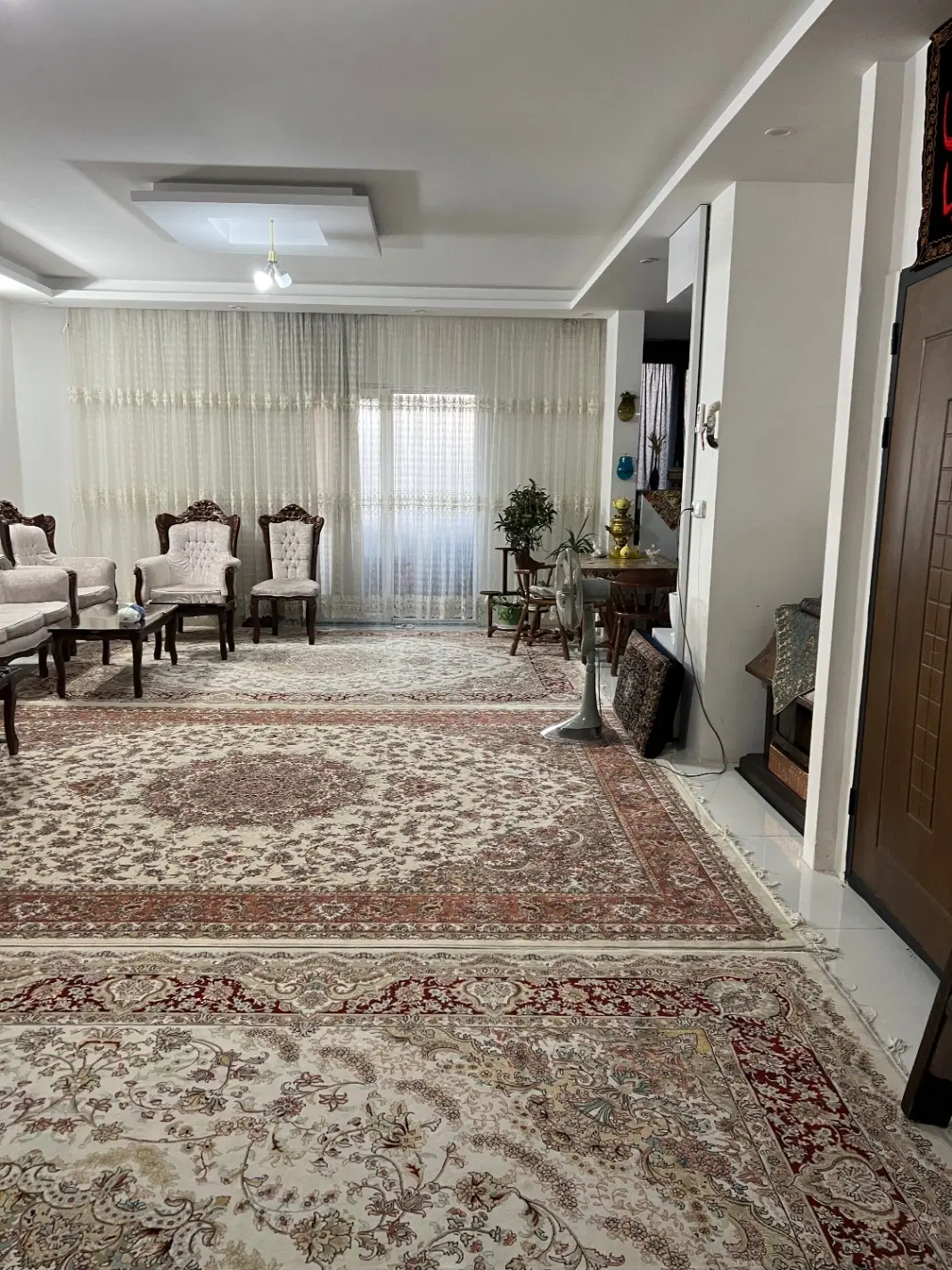 آپارتمان طبقه سوم با تمام امکانات و مستقلات