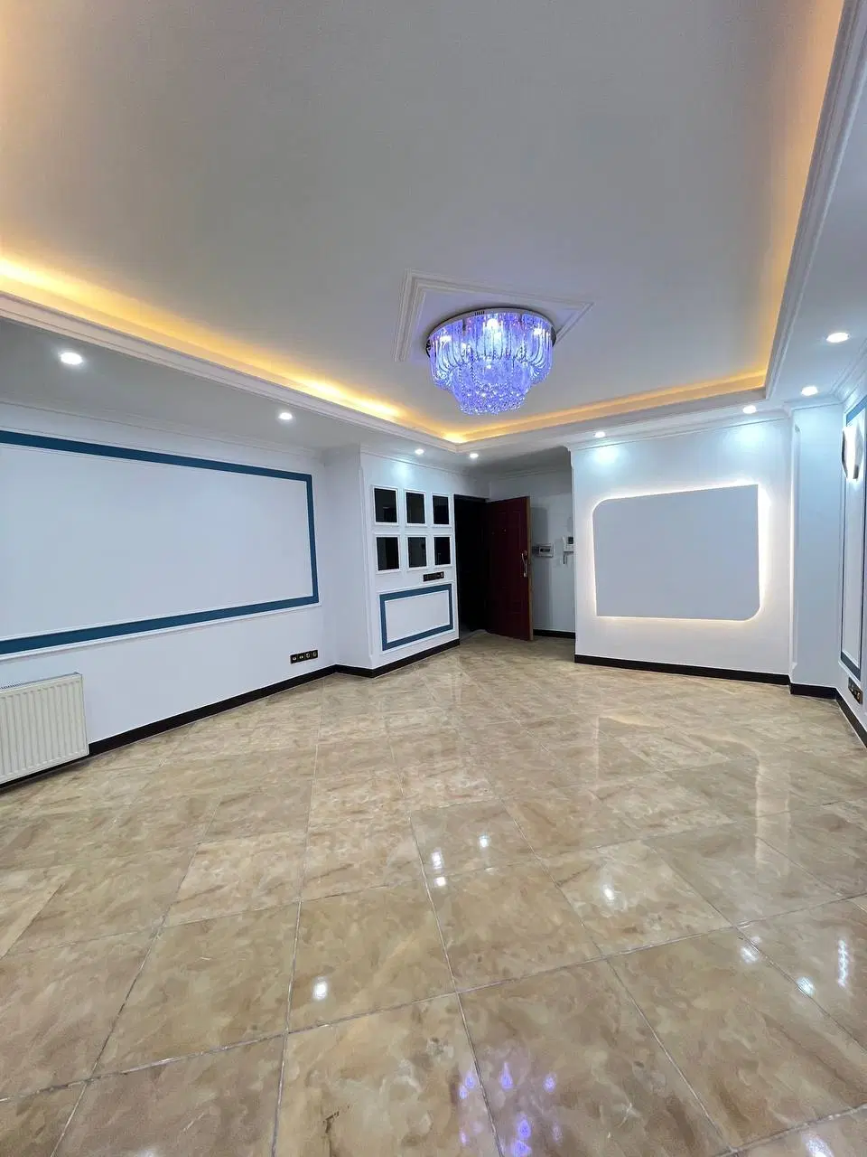 ۵۷متر روبه نما پکیج رادیات، پارکینگ سندی