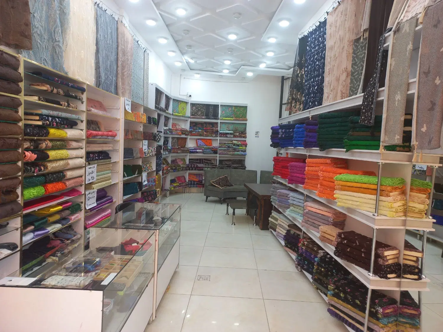 مغازه دکان اجاره ای تاریک بازار