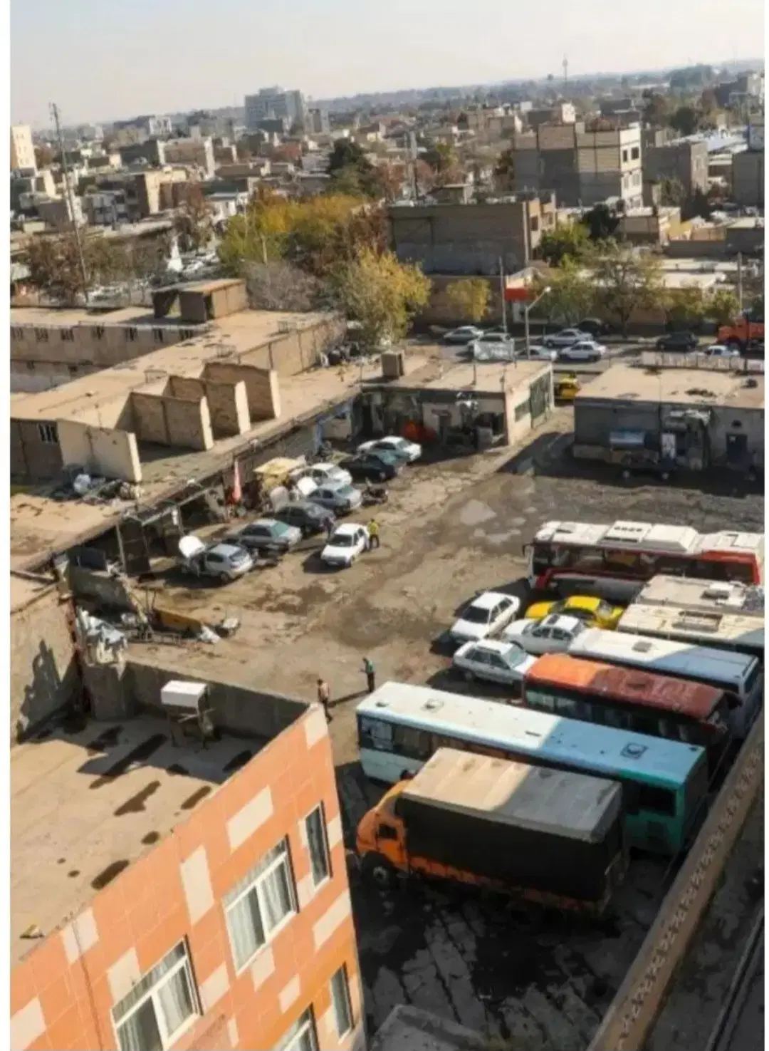 اجاره گاراژ ۶۲۰متری با۴باب مغازه