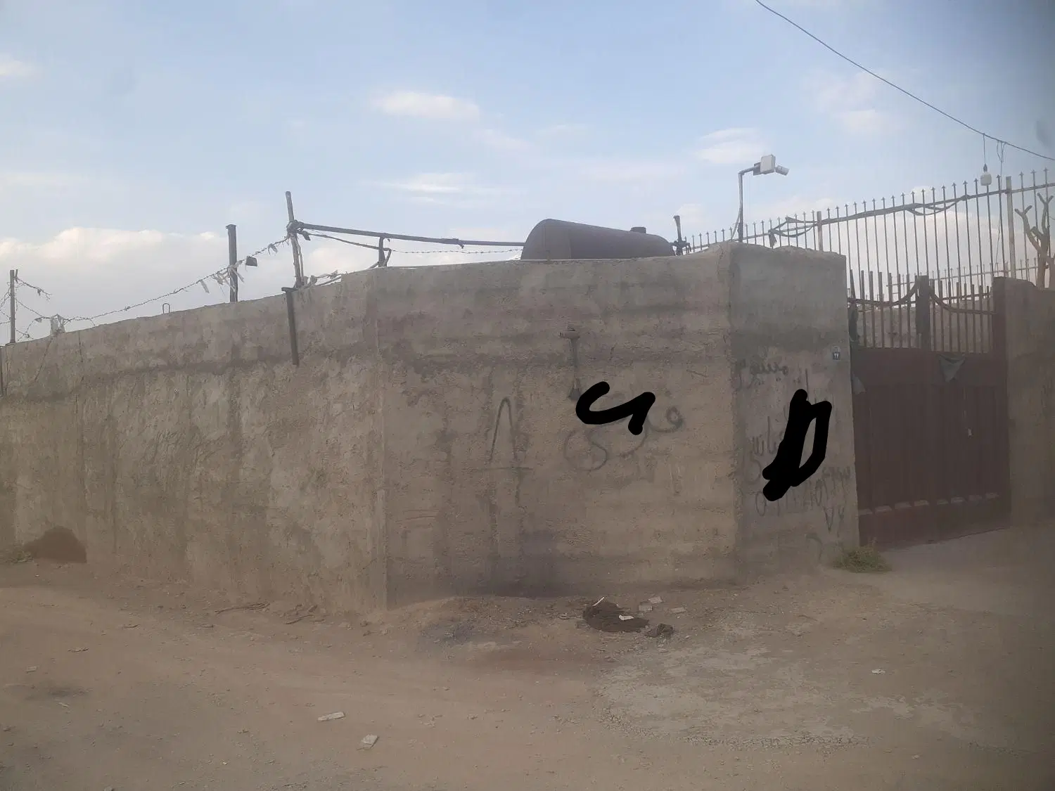 گاراژ ۲۲۰ متری