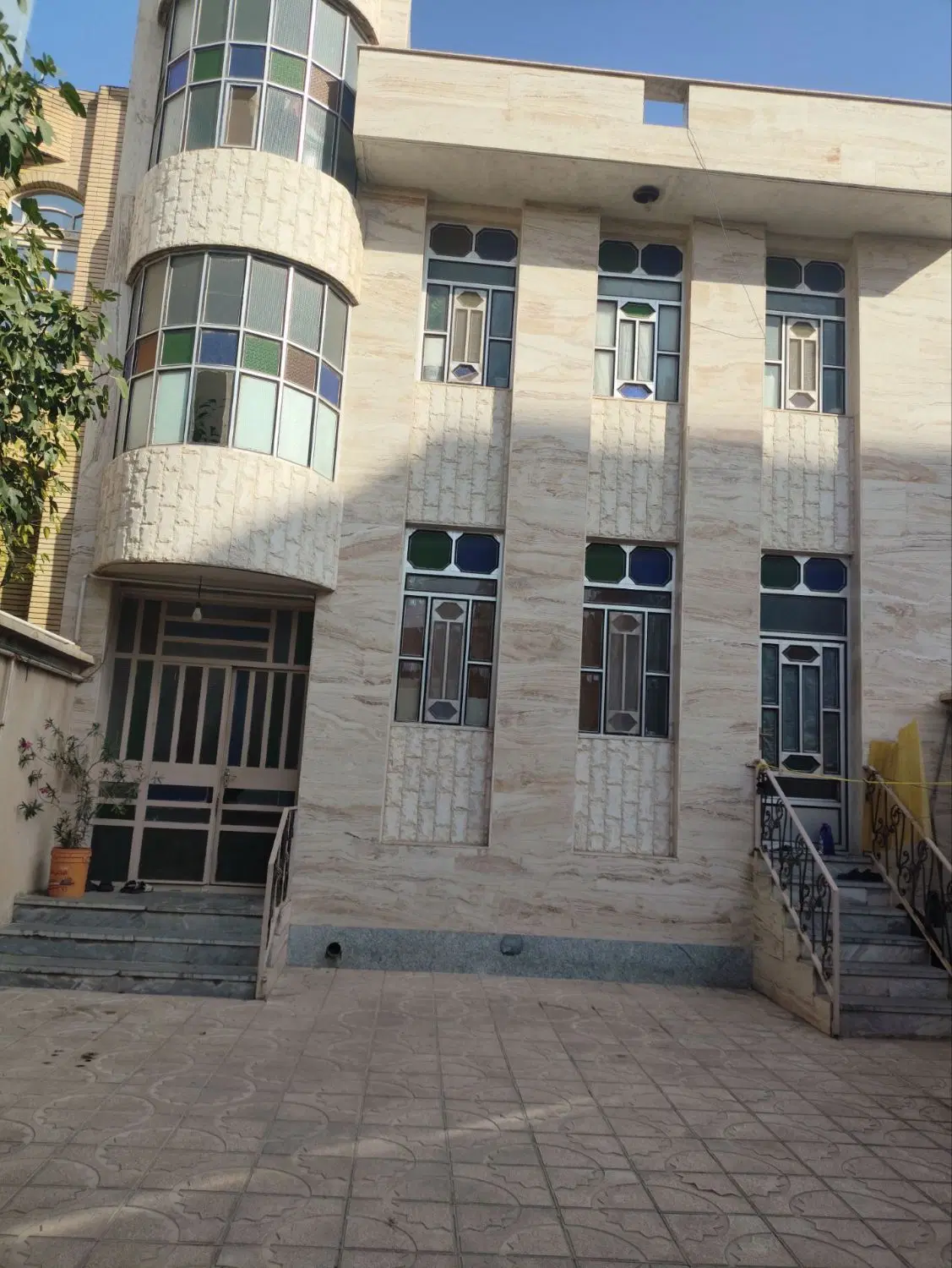 فروش منزل دوطبقه ویلایی فاز یک شهرک معلم