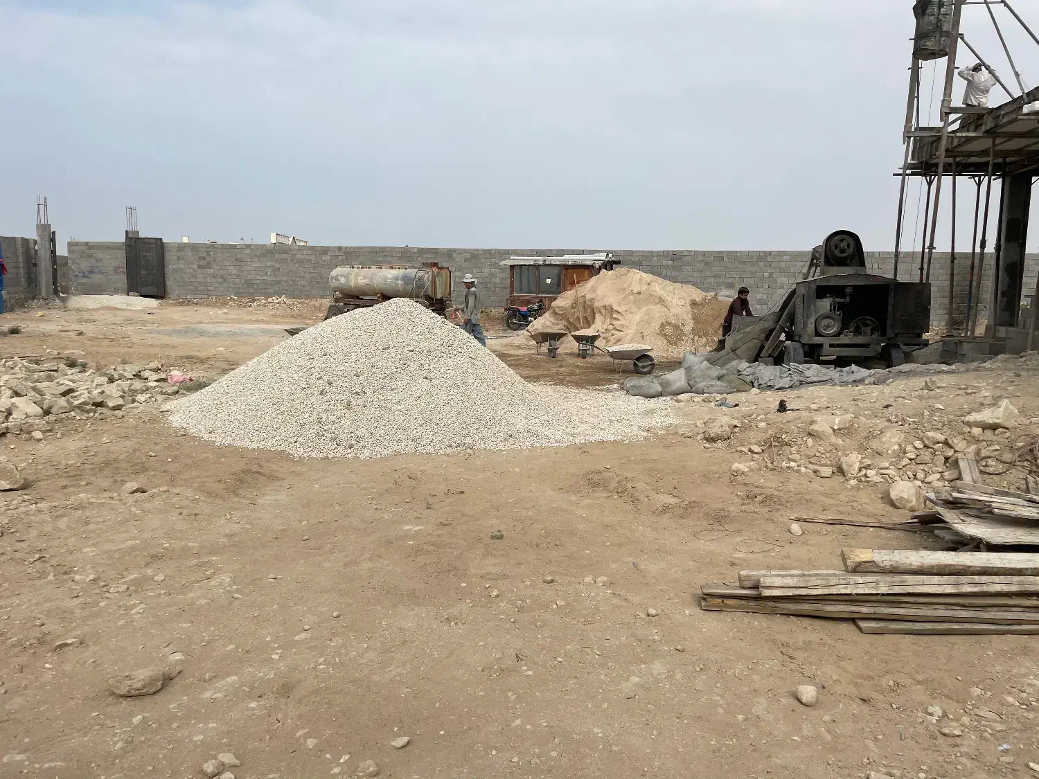 زمین مسکونی گورک خورشیدی
