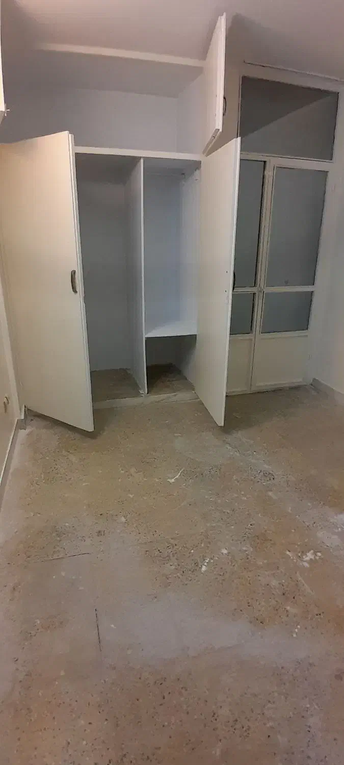 ۶۰متر دو خواب ط اول پارکینگ انباری حیاط خلوت