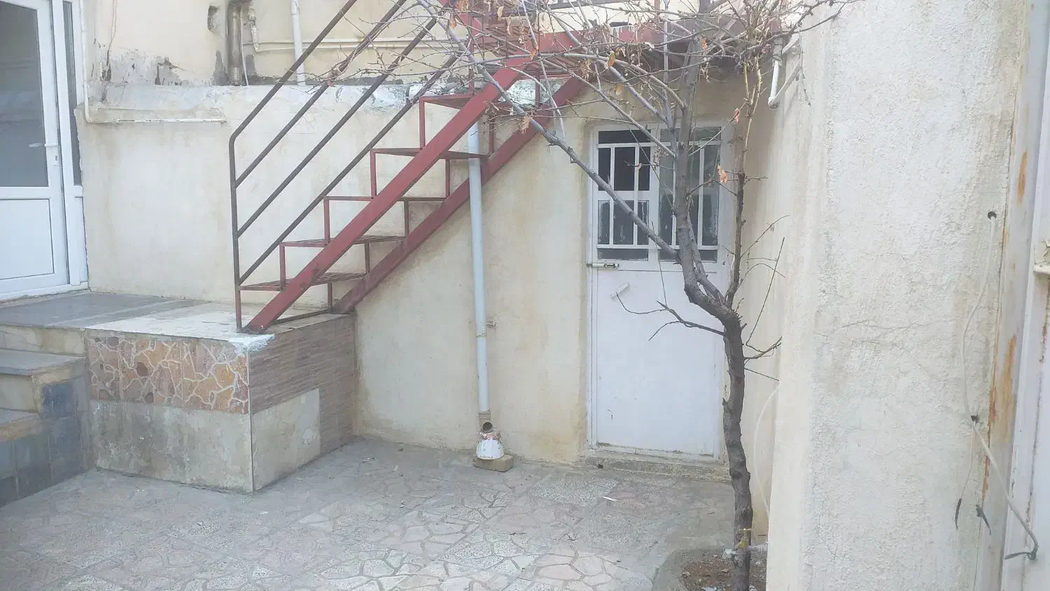 خانه دوطبقه دربستی