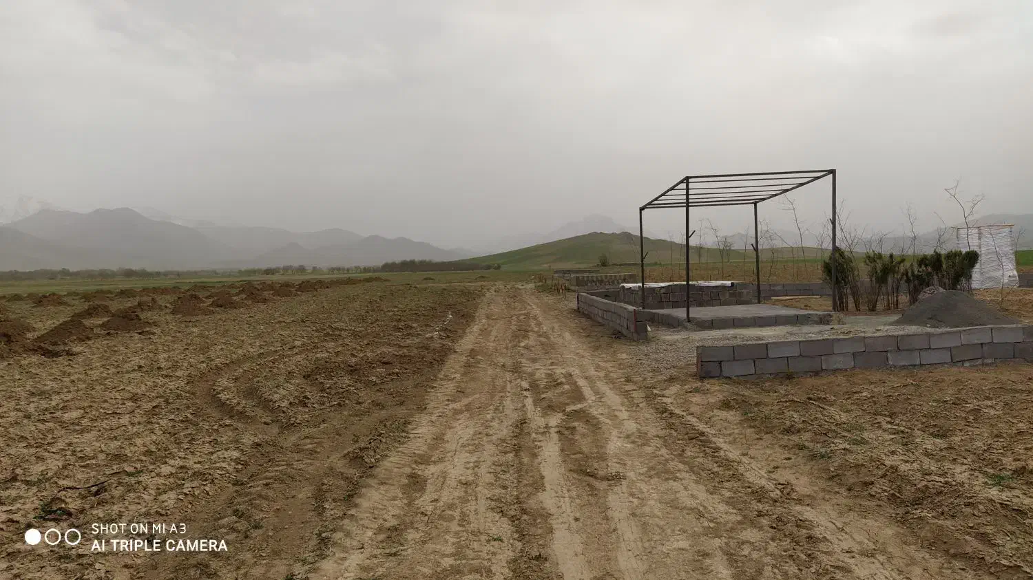 زمین باغی ۸۰۰ متر
