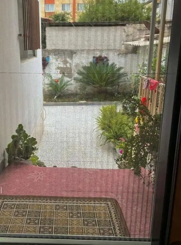 هم خونه خانم