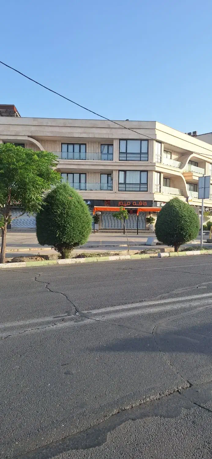 واحد ۱۰۴ متری هزار دستان